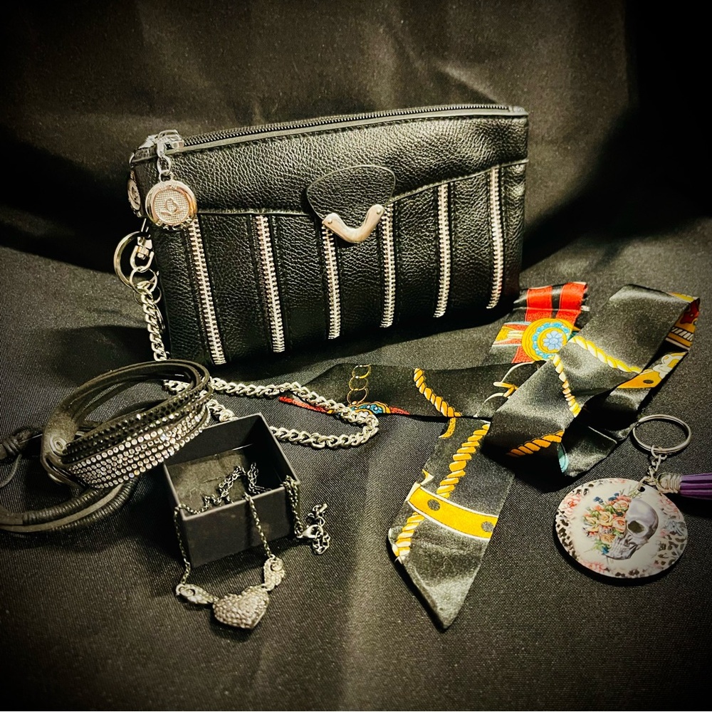 Rock Chic Black Wristlet Bundle 3 Zip Clutch Twilly Charm Jewelry